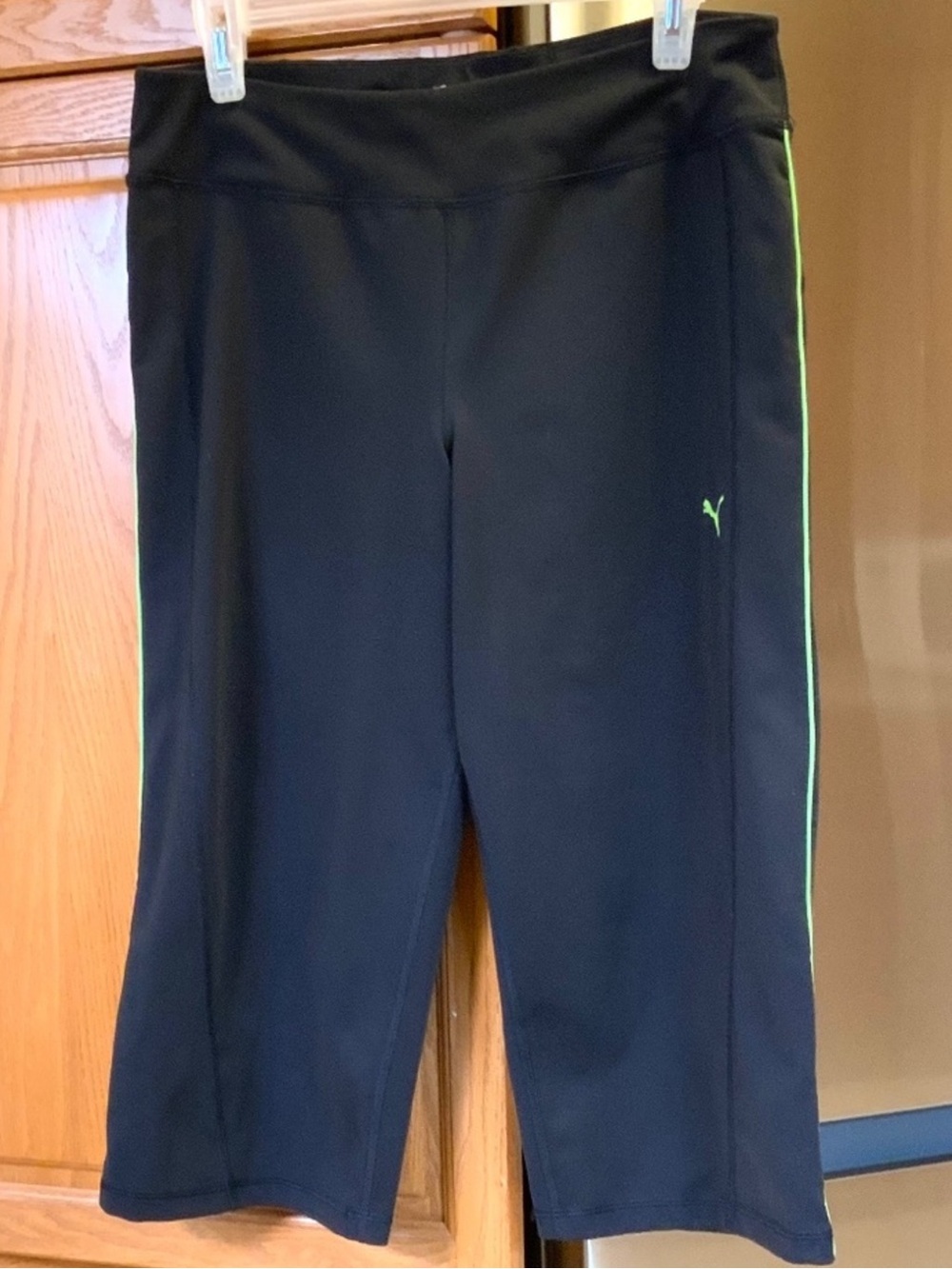 2 Piece Set - Reebok Tank Top & Puma Athletic Capris - Picture 3 of 9